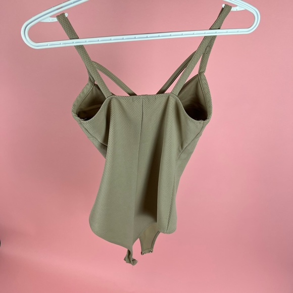 ❌SOLD-DEPOP❌ Charlotte Russe Criss Cross Bodysuit - Picture 3 of 4